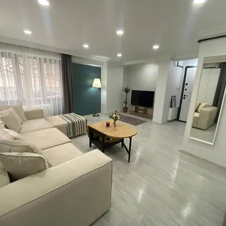 Renovated 2br Near Metro * Istambul