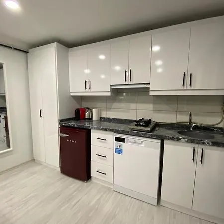 Renovated 2br Near Metro * Istambul