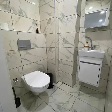 Appartement Renovated 2br Near Metro *