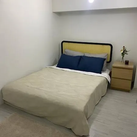 Renovated 2br Near Metro Istambul