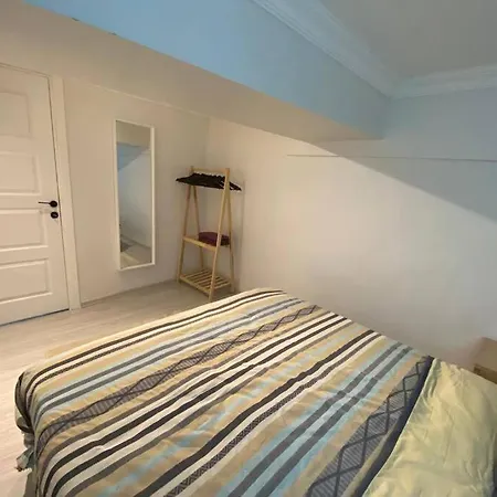 Renovated 2br Near Metro Appartement *